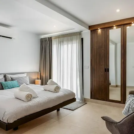 Puerto Del Carmen Sleeps 10 With Pool Air Con And Wifi ヴィラ *