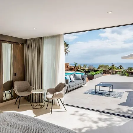 Puerto Del Carmen Sleeps 10 With Pool Air Con And Wifi Villa Puerto del Carmen (Lanzarote)