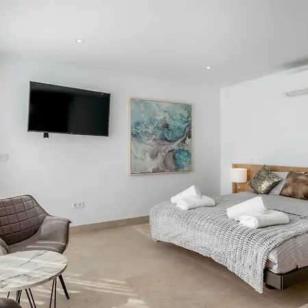 Puerto Del Carmen Sleeps 10 With Pool Air Con And Wifi