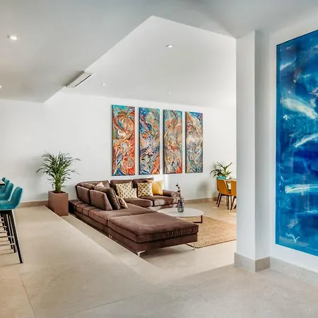 Puerto Del Carmen Sleeps 10 With Pool Air Con And Wifi Puerto del Carmen (Lanzarote)